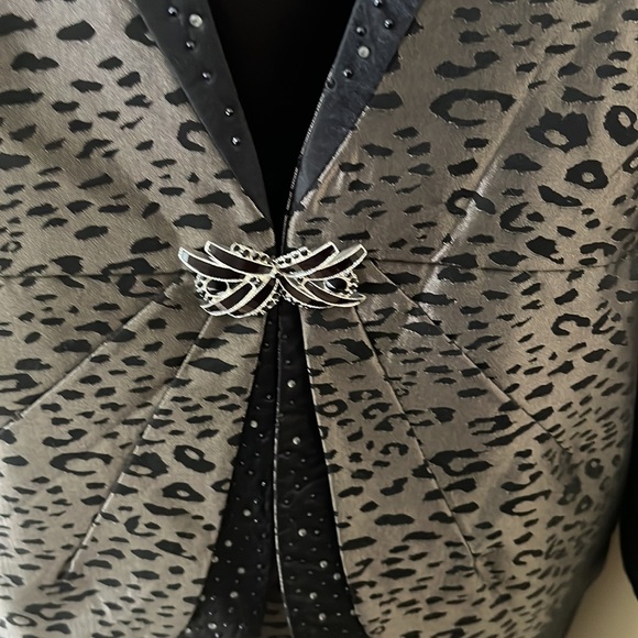 Mia Suits Collection Suit - Picture 5 of 10